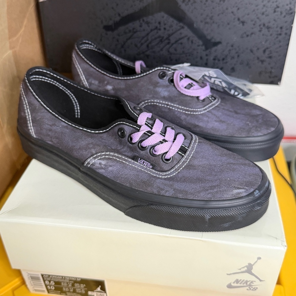 Vans
Authentic midnight
Brand new